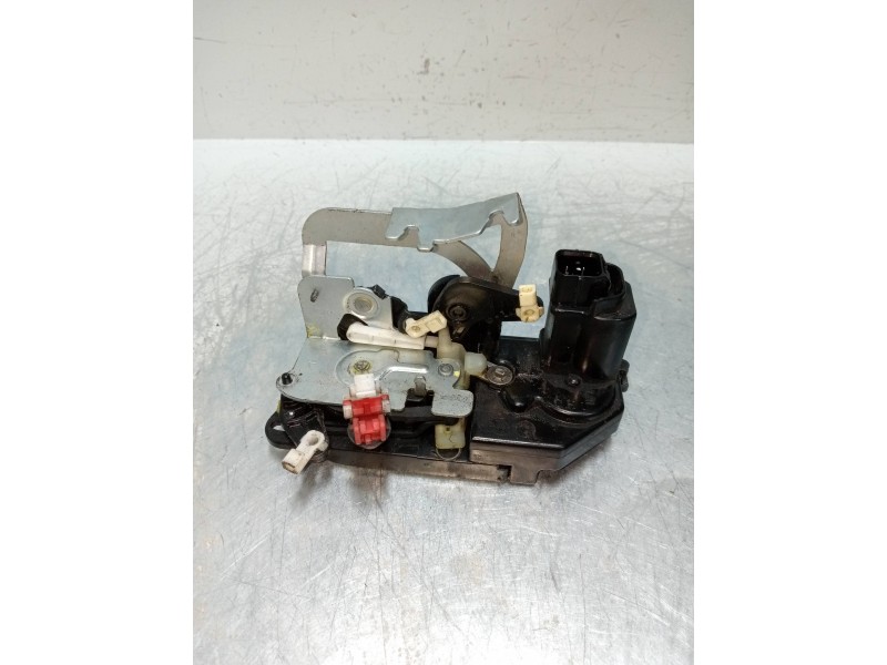 Recambio de motor cierre centralizado delantero izquierdo para ssangyong kyron 270 xdi limited 4wd referencia OEM IAM   5P