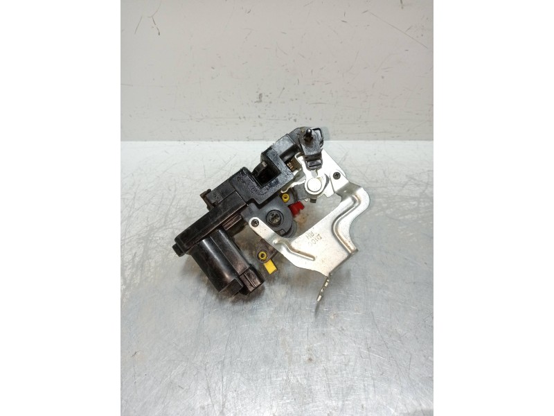 Recambio de motor cierre centralizado trasero derecho para ssangyong kyron 270 xdi limited 4wd referencia OEM IAM A045035  5P