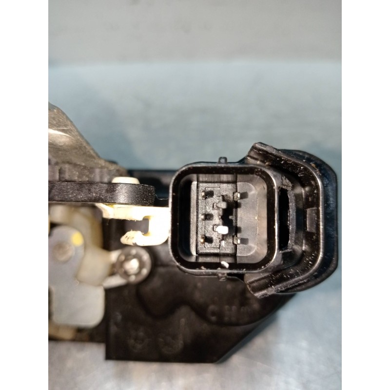 Recambio de motor cierre centralizado trasero izquierdo para ssangyong kyron 270 xdi limited 4wd referencia OEM IAM   5P