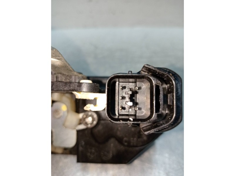 Recambio de motor cierre centralizado trasero izquierdo para ssangyong kyron 270 xdi limited 4wd referencia OEM IAM   5P