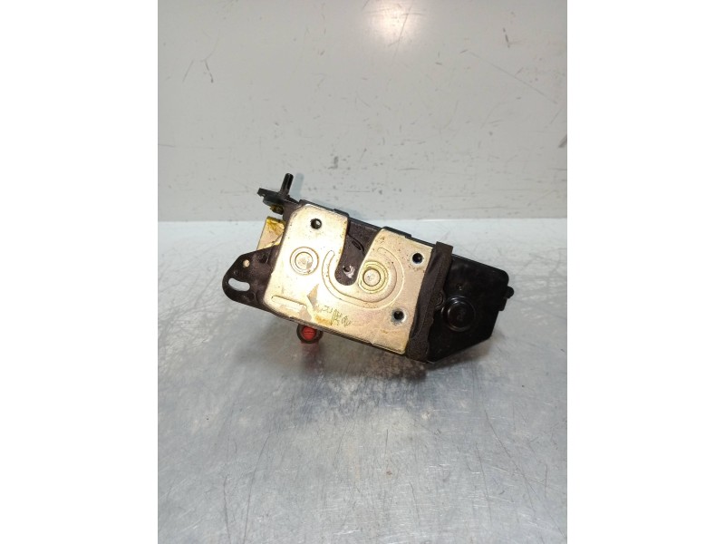 Recambio de motor cierre centralizado trasero derecho para ssangyong rodius 2.7 turbodiesel cat referencia OEM IAM   5P