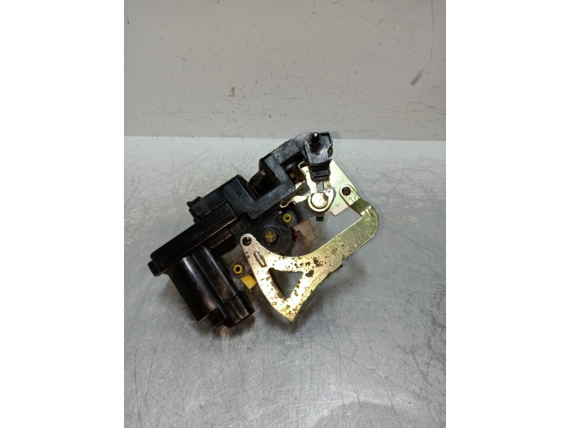 Recambio de motor cierre centralizado trasero derecho para ssangyong rodius 2.7 turbodiesel cat referencia OEM IAM   5P