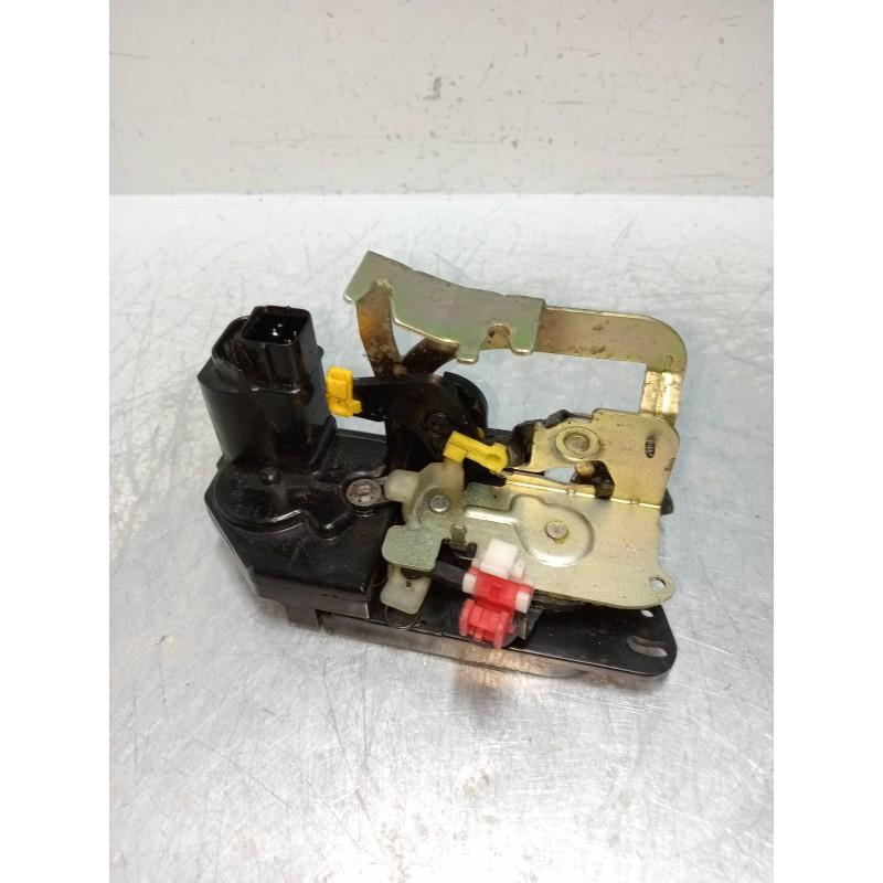 Recambio de motor cierre centralizado trasero derecho para ssangyong rodius 2.7 turbodiesel cat referencia OEM IAM   5P