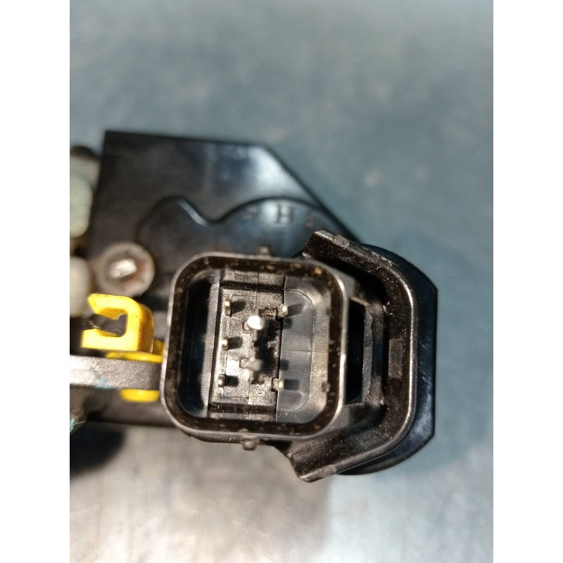 Recambio de motor cierre centralizado trasero derecho para ssangyong rodius 2.7 turbodiesel cat referencia OEM IAM   5P