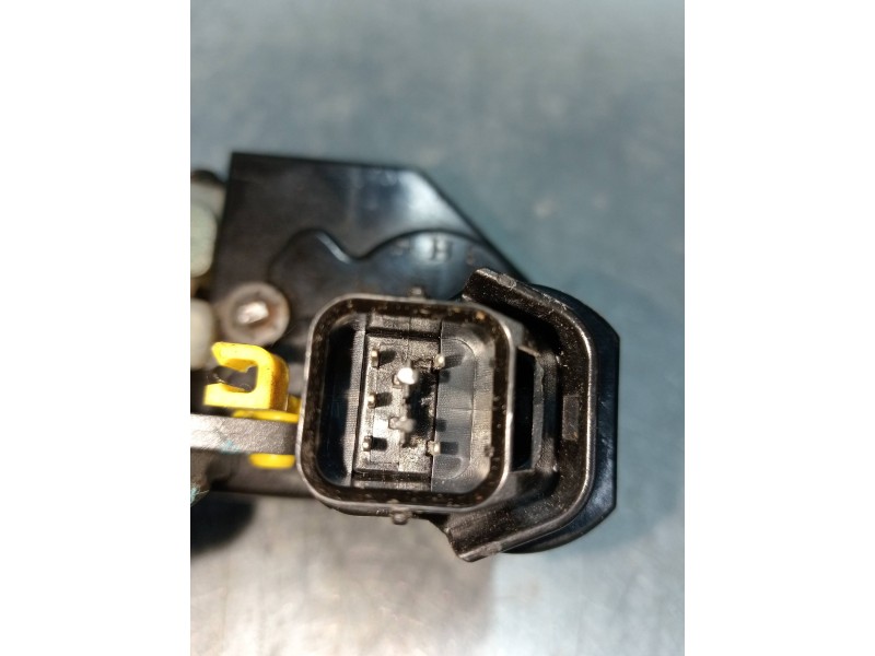 Recambio de motor cierre centralizado trasero derecho para ssangyong rodius 2.7 turbodiesel cat referencia OEM IAM   5P