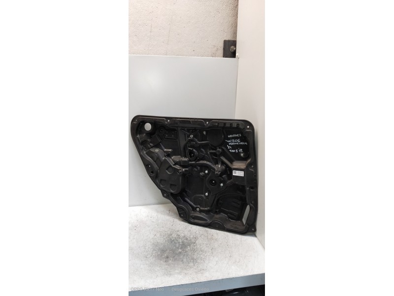 Recambio de elevalunas trasero izquierdo para mercedes clase c (w206) familiar (2021 - ...) c 220 d referencia OEM IAM A20673001