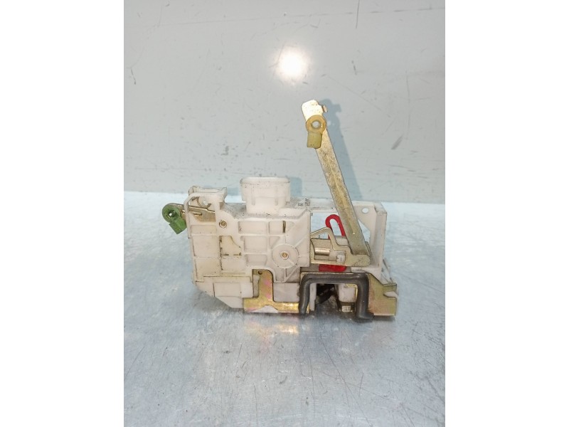 Recambio de motor cierre centralizado trasero derecho para toyota avensis berlina (t 22) referencia OEM IAM   4P Recambio de motor cierre centralizado trasero derecho para toyota avensis berlina (t 22) referencia OEM IAM   4P