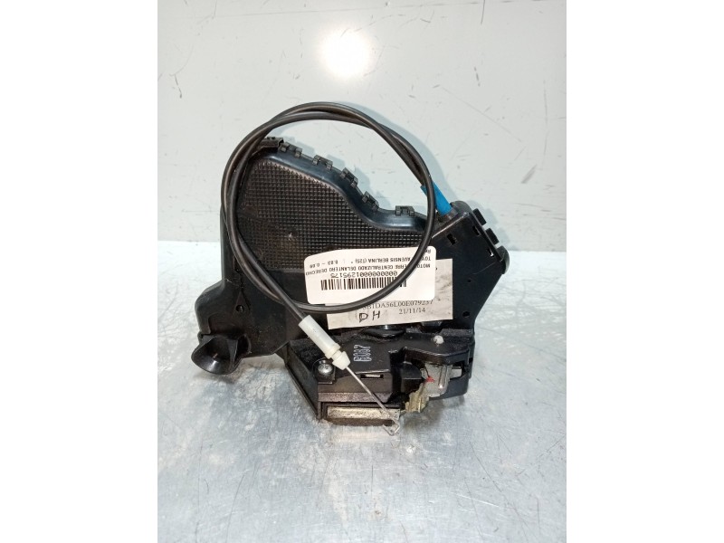 Recambio de motor cierre centralizado delantero derecho para toyota avensis berlina (t25) referencia OEM IAM A046693  5P