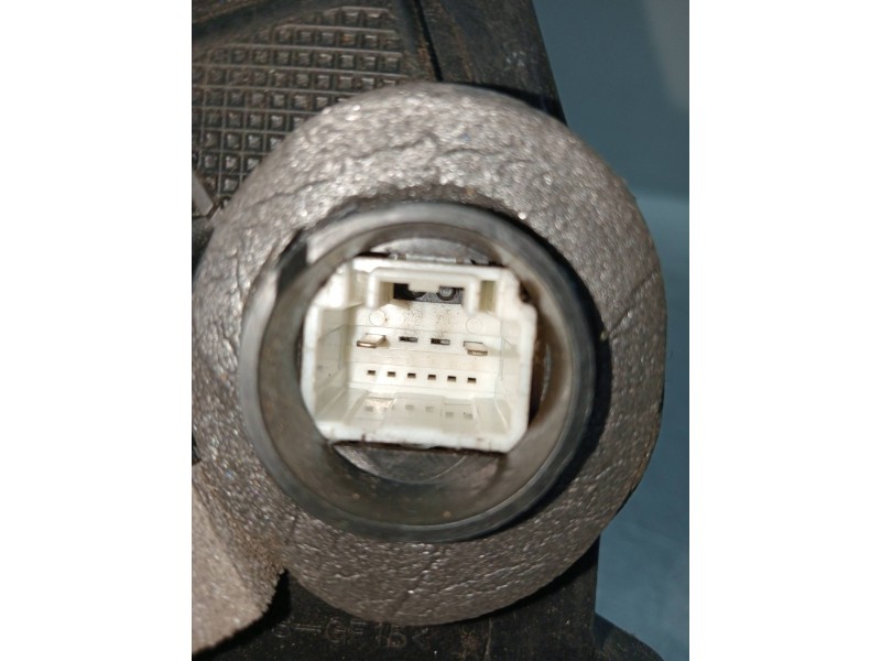 Recambio de motor cierre centralizado delantero derecho para toyota avensis berlina (t25) referencia OEM IAM A046693  5P