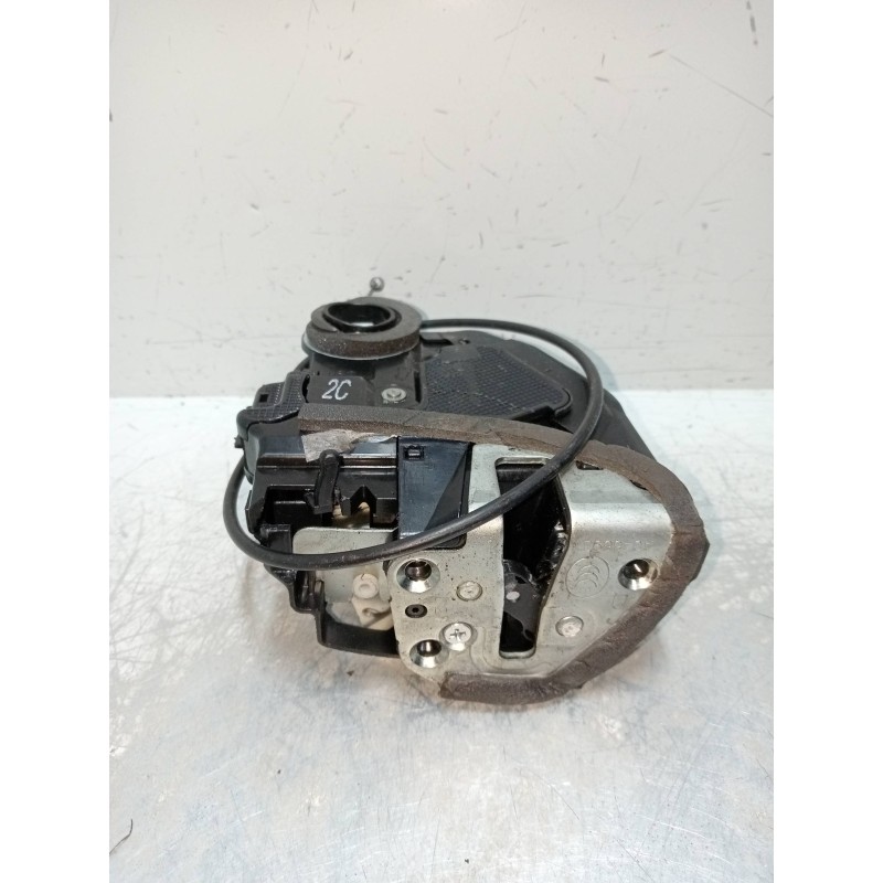 Recambio de motor cierre centralizado trasero derecho para toyota auris 1.6 16v cat referencia OEM IAM A06693  5P
