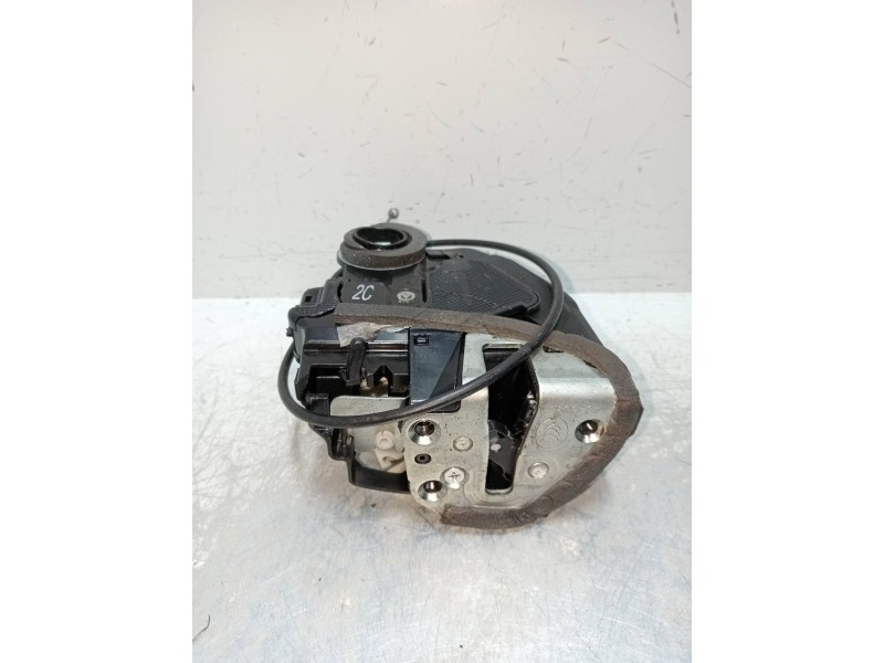 Recambio de motor cierre centralizado trasero derecho para toyota auris 1.6 16v cat referencia OEM IAM A06693  5P