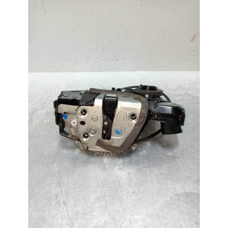 Recambio de motor cierre centralizado delantero derecho para toyota auris 1.6 16v cat referencia OEM IAM A046693 5P 