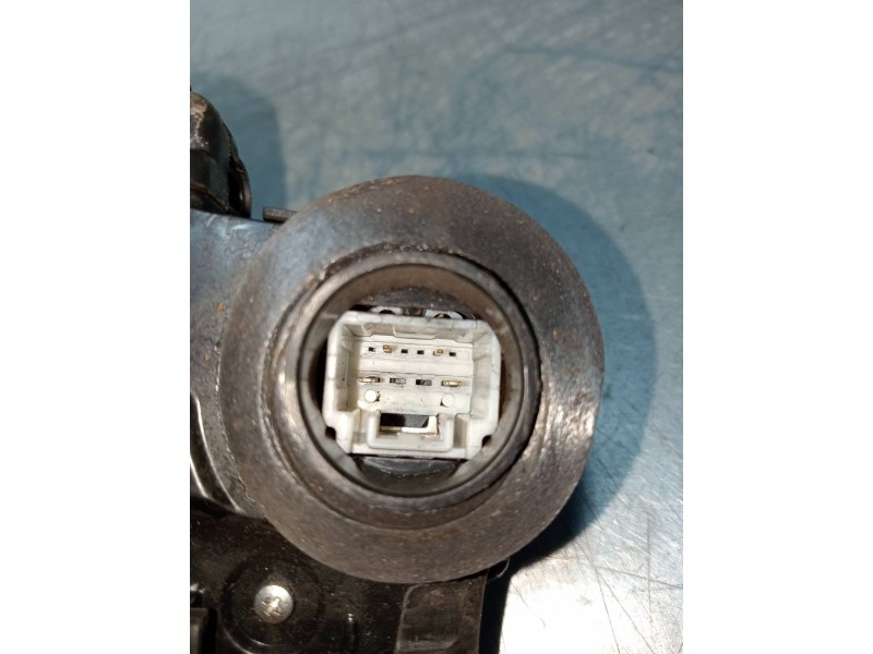 Recambio de motor cierre centralizado trasero derecho para toyota verso active referencia OEM IAM   5P