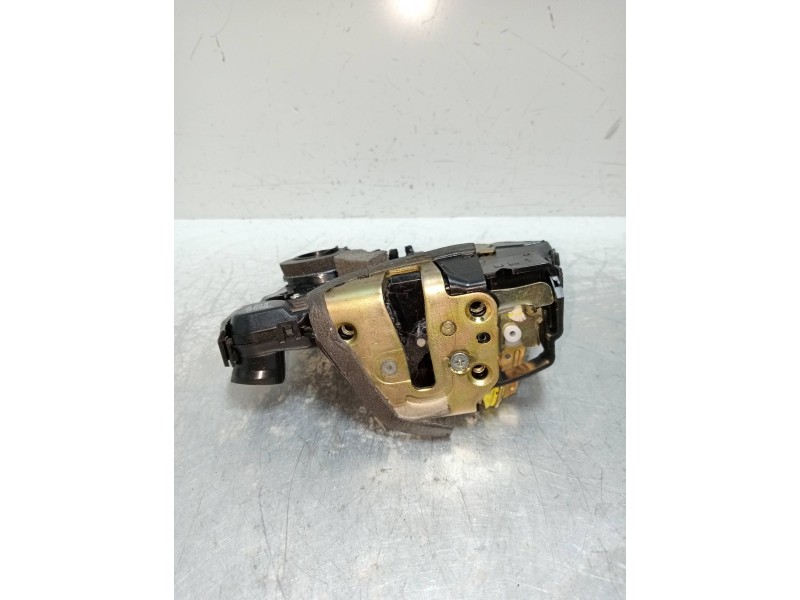 Recambio de motor cierre centralizado delantero izquierdo para toyota corolla verso (r1) 2.0 turbodiesel cat referencia OEM IAM 