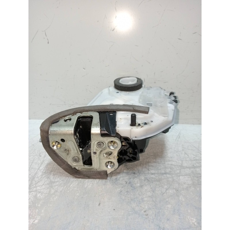 Recambio de motor cierre centralizado trasero izquierdo para toyota hilux gx doble cabina (4p) referencia OEM IAM   4P
