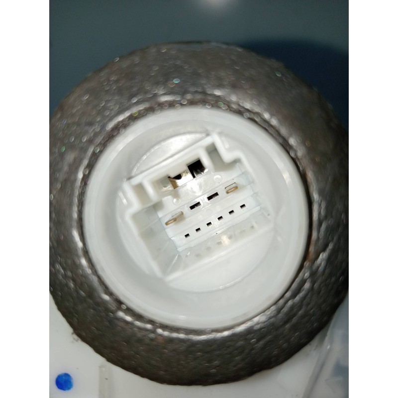 Recambio de motor cierre centralizado trasero izquierdo para toyota hilux gx doble cabina (4p) referencia OEM IAM   4P