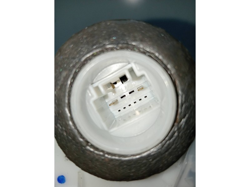 Recambio de motor cierre centralizado trasero izquierdo para toyota hilux gx doble cabina (4p) referencia OEM IAM   4P