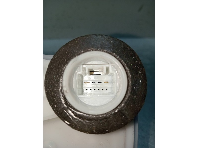 Recambio de motor cierre centralizado delantero derecho para toyota hilux gx doble cabina (4p) referencia OEM IAM   4P