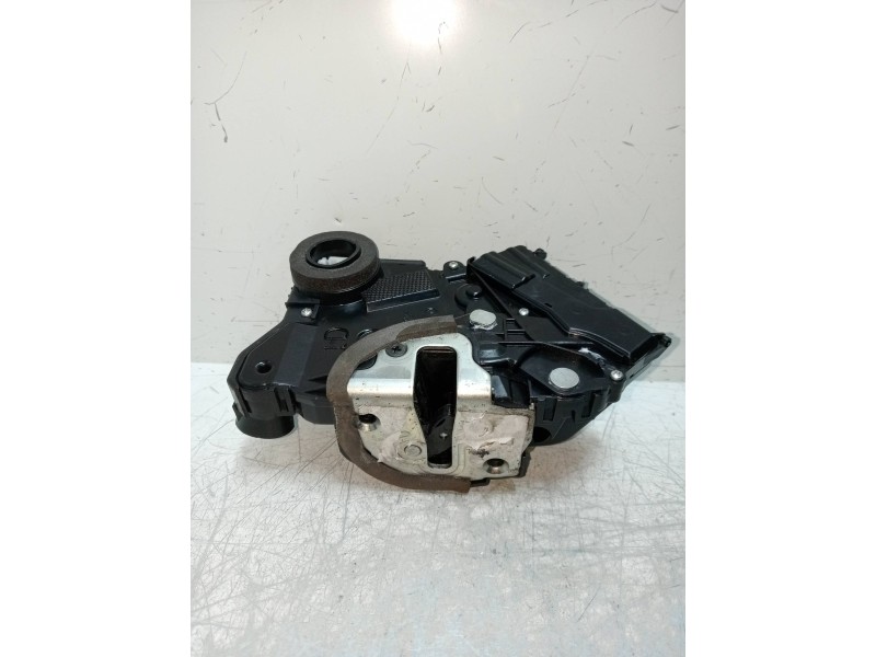 Recambio de motor cierre centralizado delantero izquierdo para toyota yaris 1.4 turbodiesel cat referencia OEM IAM  3P 