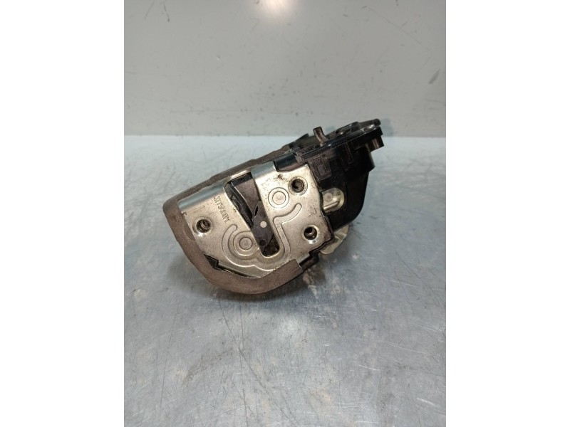 Recambio de motor cierre centralizado trasero izquierdo para toyota yaris active referencia OEM IAM   5P