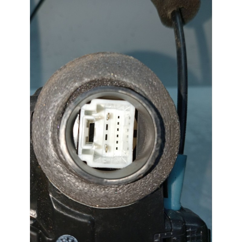 Recambio de motor cierre centralizado trasero izquierdo para toyota rav 4 (a3) 2.2 d-cat referencia OEM IAM A046693  5P