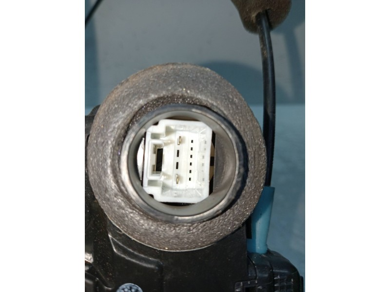 Recambio de motor cierre centralizado trasero izquierdo para toyota rav 4 (a3) 2.2 d-cat referencia OEM IAM A046693  5P