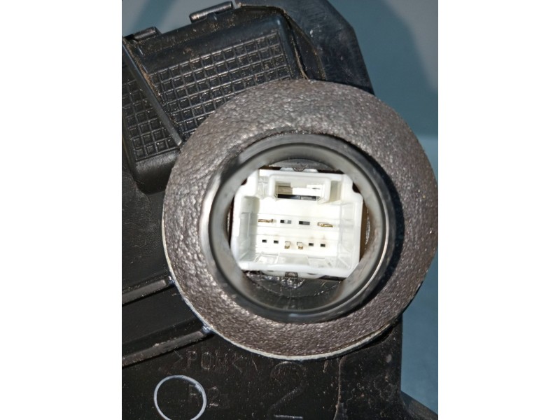 Recambio de motor cierre centralizado delantero derecho para toyota rav 4 (a3) 2.2 d-cat referencia OEM IAM A046693  5P
