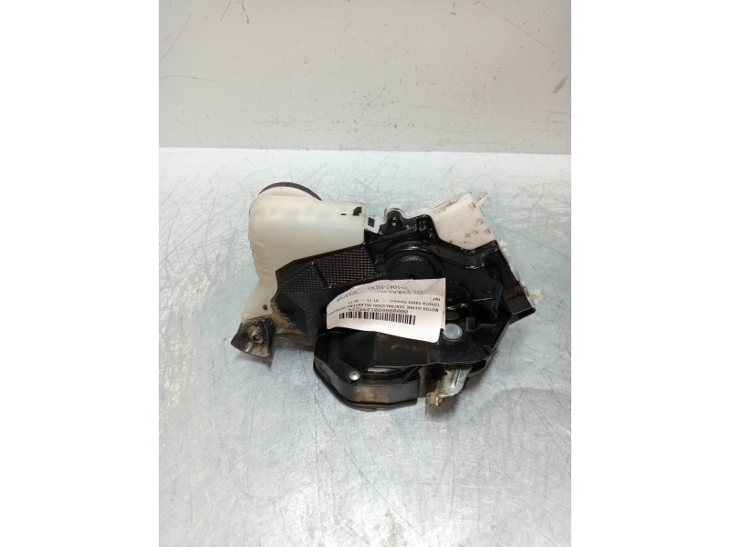 Recambio de motor cierre centralizado delantero derecho para toyota yaris connect referencia OEM IAM  5P 