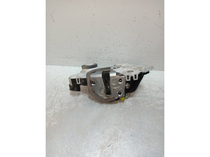 Recambio de motor cierre centralizado delantero izquierdo para toyota yaris connect referencia OEM IAM  5P 