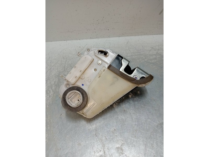 Recambio de motor cierre centralizado trasero izquierdo para toyota yaris connect referencia OEM IAM   5P