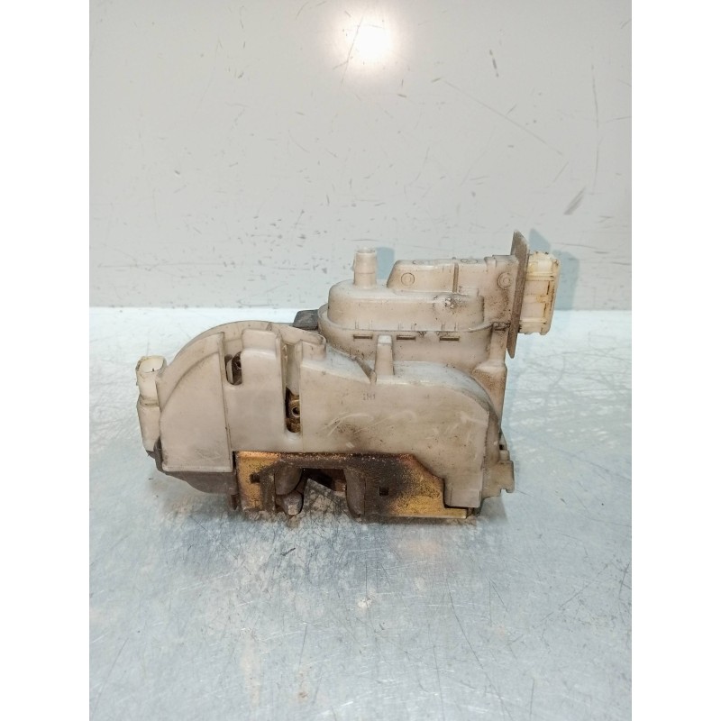 Recambio de motor cierre centralizado delantero izquierdo para volkswagen golf iii cabrio (1e7) 2.0 referencia OEM IAM   2P