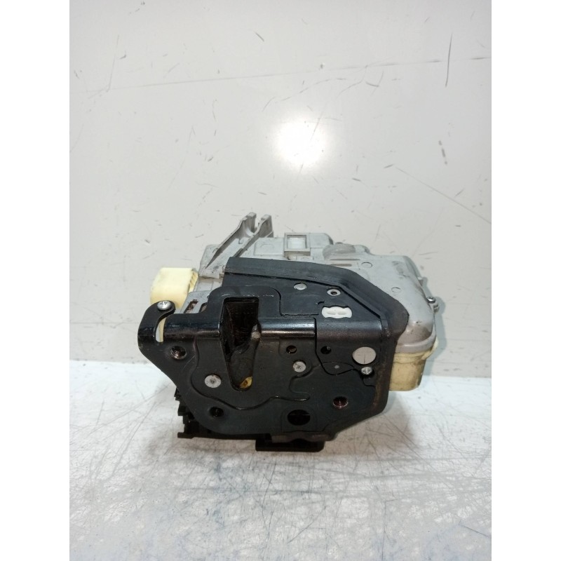 Recambio de motor cierre centralizado delantero derecho para volkswagen passat berlina (3c2) advance referencia OEM IAM 3C283701