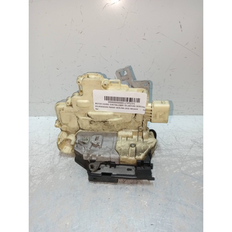 Recambio de motor cierre centralizado delantero derecho para volkswagen passat berlina (3c2) advance referencia OEM IAM 3C283701
