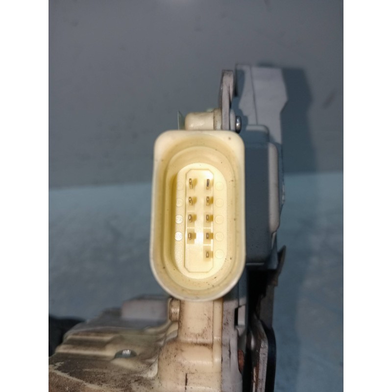 Recambio de motor cierre centralizado delantero derecho para volkswagen passat berlina (3c2) advance referencia OEM IAM 3C283701