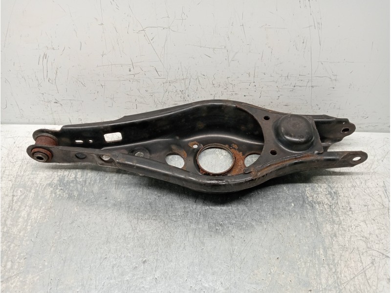 Recambio de brazo suspension inferior trasero derecho para toyota rav 4 referencia OEM IAM   