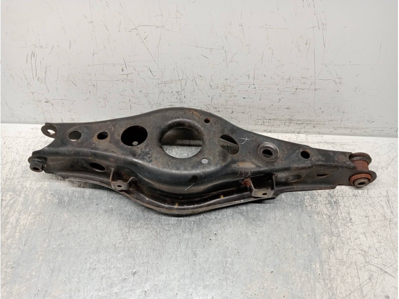 Recambio de brazo suspension inferior trasero izquierdo para toyota rav 4 referencia OEM IAM   
