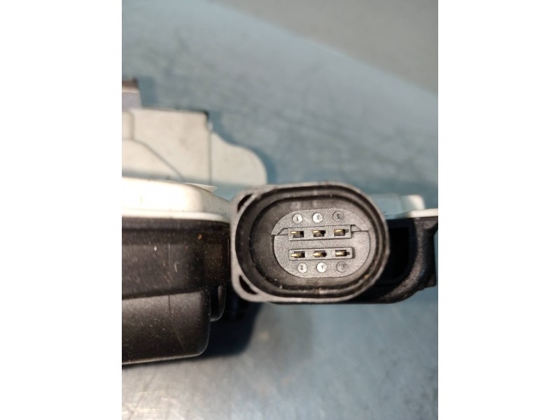 Recambio de motor cierre centralizado trasero derecho para volkswagen tiguan (5n1) referencia OEM IAM 6N0839016A  5P Recambio de motor cierre centralizado trasero derecho para volkswagen tiguan (5n1) referencia OEM IAM 6N0839016A  5P