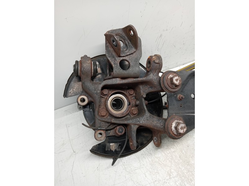 Recambio de mangueta trasera derecha para toyota rav 4 referencia OEM IAM   
