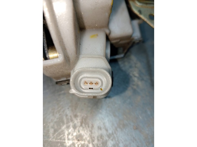 Recambio de motor cierre centralizado delantero derecho para volkswagen polo berlina (6n2) 1.4 16v referencia OEM IAM 6N1837015E