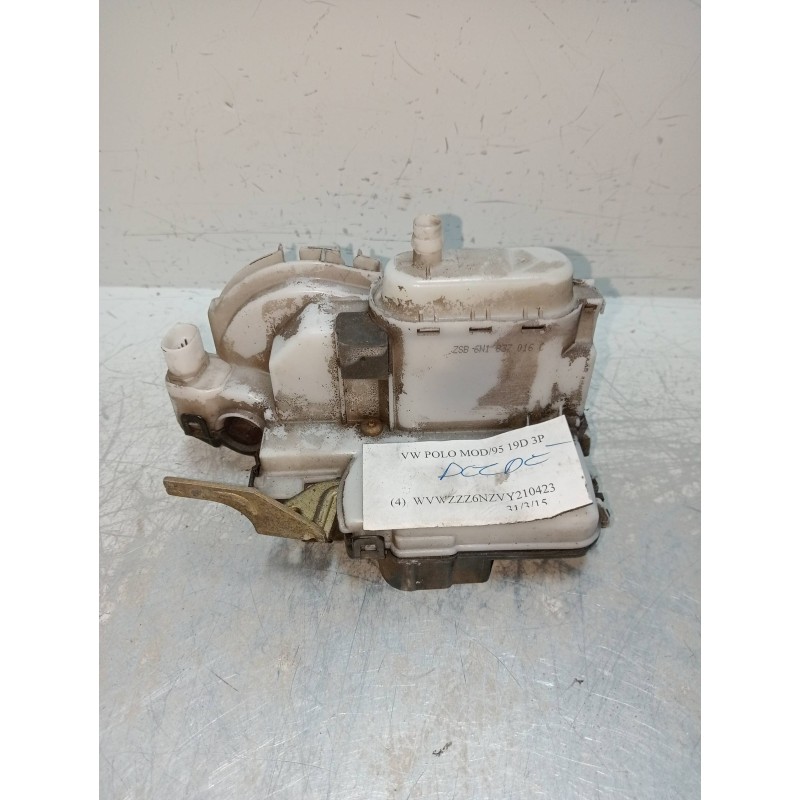 Recambio de motor cierre centralizado delantero derecho para volkswagen polo berlina (6n1) 1.9 sdi referencia OEM IAM 6N1837016C