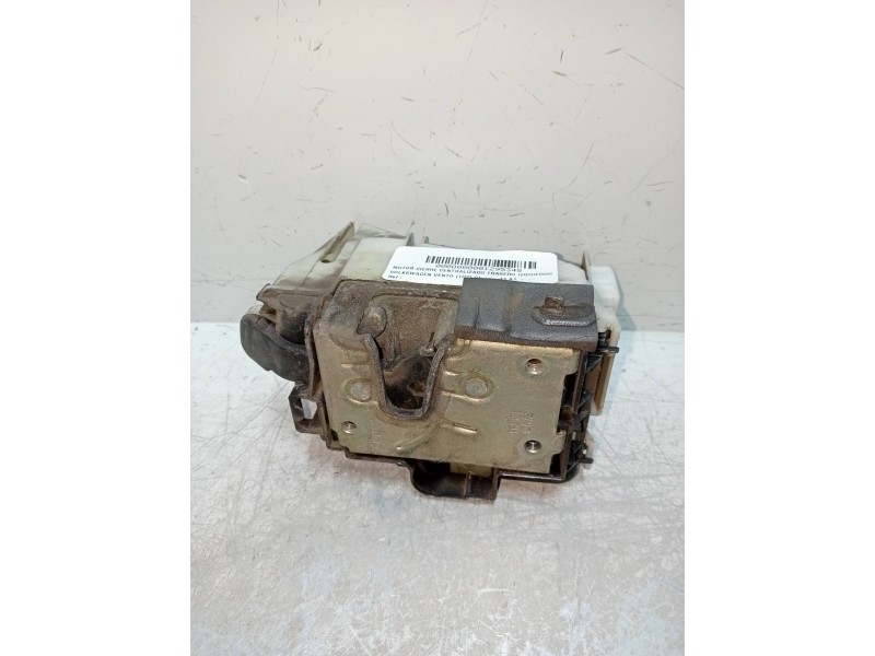 Recambio de motor cierre centralizado trasero izquierdo para volkswagen vento (1h2) gl referencia OEM IAM 1H4839015A  4P
