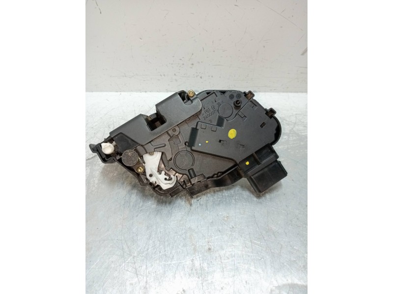 Recambio de motor cierre centralizado trasero derecho para volvo v50 familiar 2.0 diesel cat referencia OEM IAM 30699159  5P