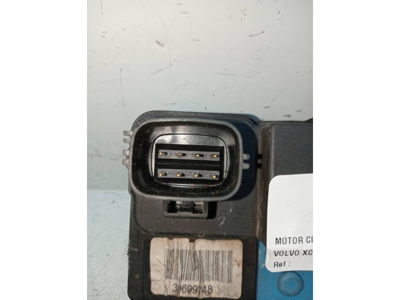 Recambio de motor cierre centralizado delantero derecho para volvo xc70 2.4 diesel cat referencia OEM IAM 30699748  5P