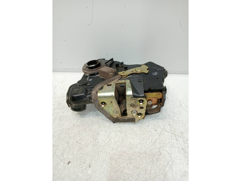 Recambio de motor cierre centralizado delantero izquierdo para toyota land cruiser (j12) 3.0 d-4d gx referencia OEM IAM   