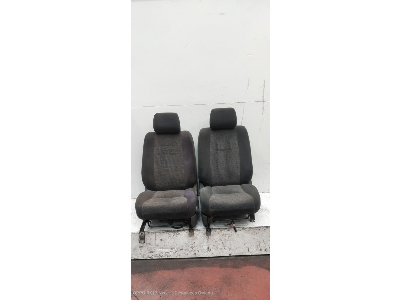 Recambio de juego asientos completo para toyota land cruiser (j12) 3.0 d-4d gx referencia OEM IAM   DELANTEROS