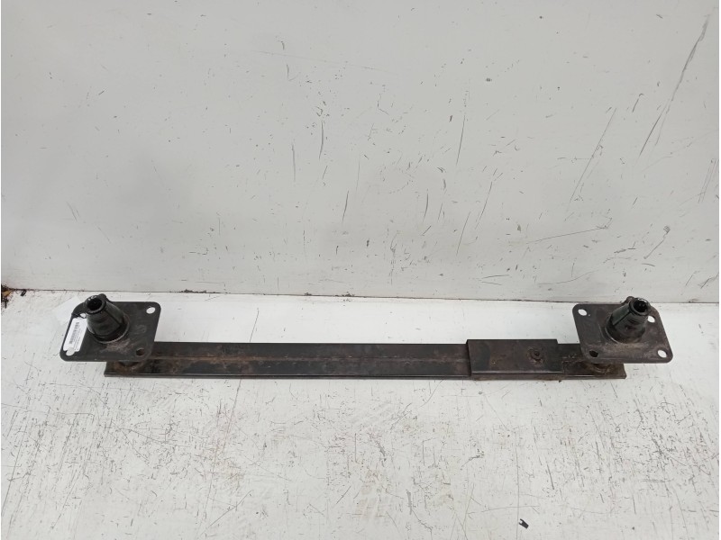 Recambio de refuerzo paragolpes delantero para peugeot 3008 sport pack referencia OEM IAM   