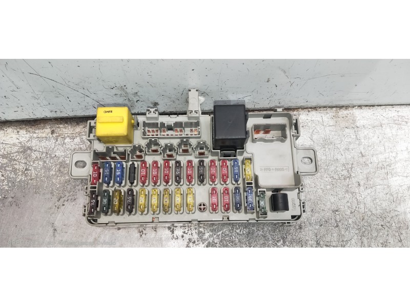 Recambio de caja reles / fusibles para mg rover serie 45 (rt) classic (5-ptas.) referencia OEM IAM YWC104500 53070107A 