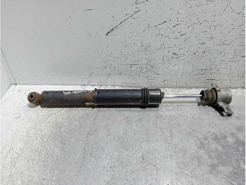 Recambio de amortiguador trasero derecho para peugeot 3008 sport pack referencia OEM IAM   