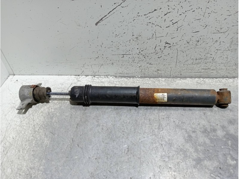 Recambio de amortiguador trasero izquierdo para peugeot 3008 sport pack referencia OEM IAM   