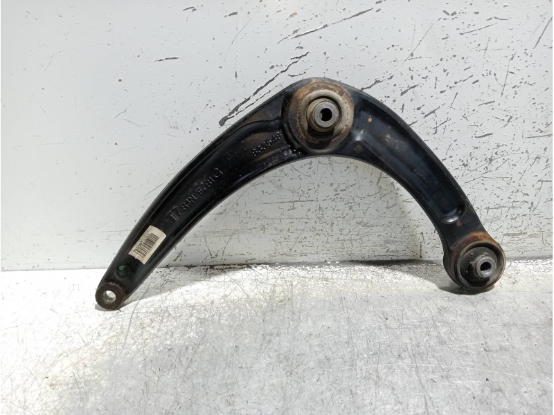 Recambio de brazo suspension inferior delantero derecho para peugeot 3008 sport pack referencia OEM IAM   